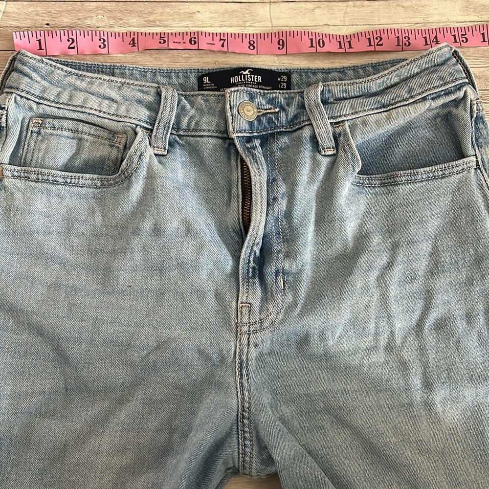 Hollister Ultra High Rise Vintage Straight Distressed Light Wash Jeans - Picture 10 of 13